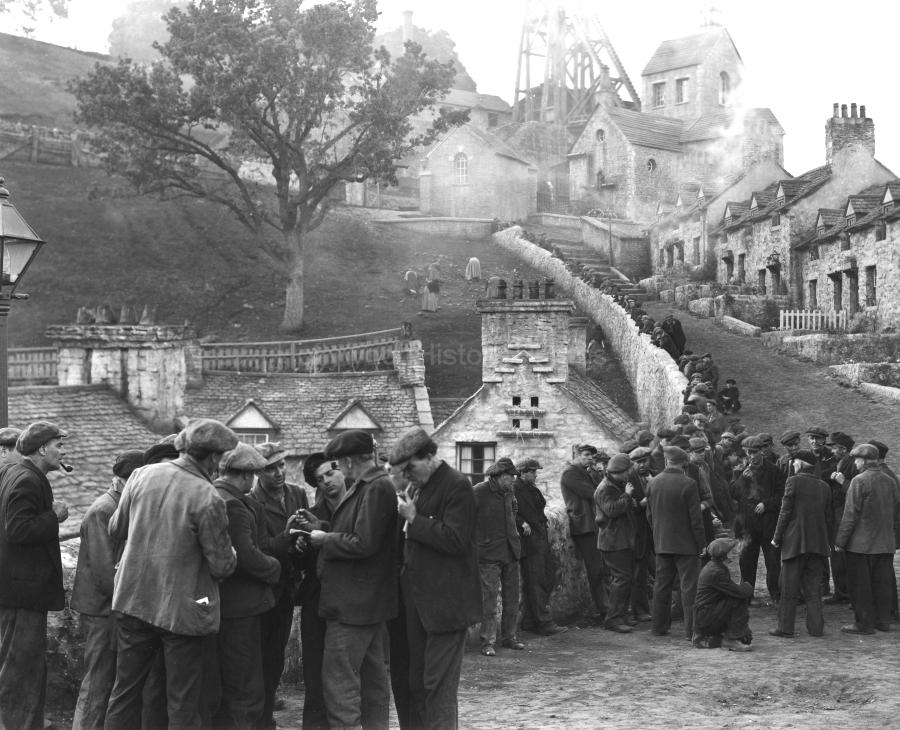 How Green Was My Valley 1941 3 WM.jpg